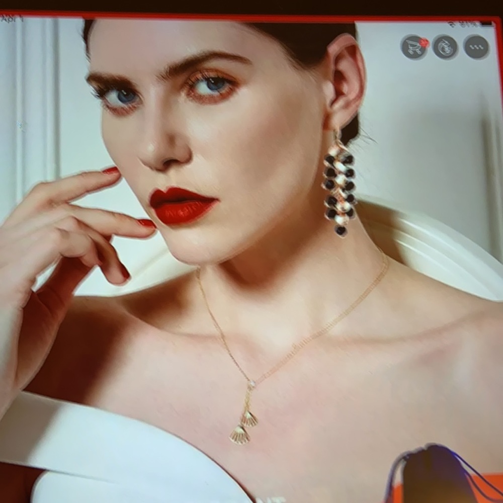 Drop earrings - Picture 2 of 9